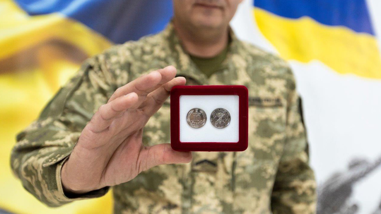 New Commemorative Coin Celebrates Logistics Branch of Ukraine’s Armed Forces (4)